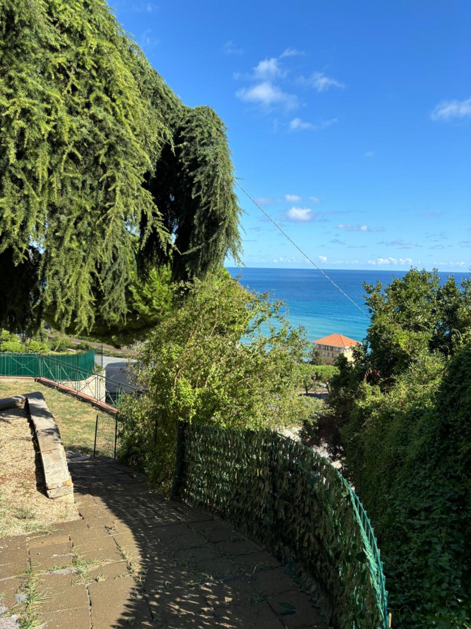 Ferienwohnung Il Giardino Del Mare Ventimiglia Exterior foto