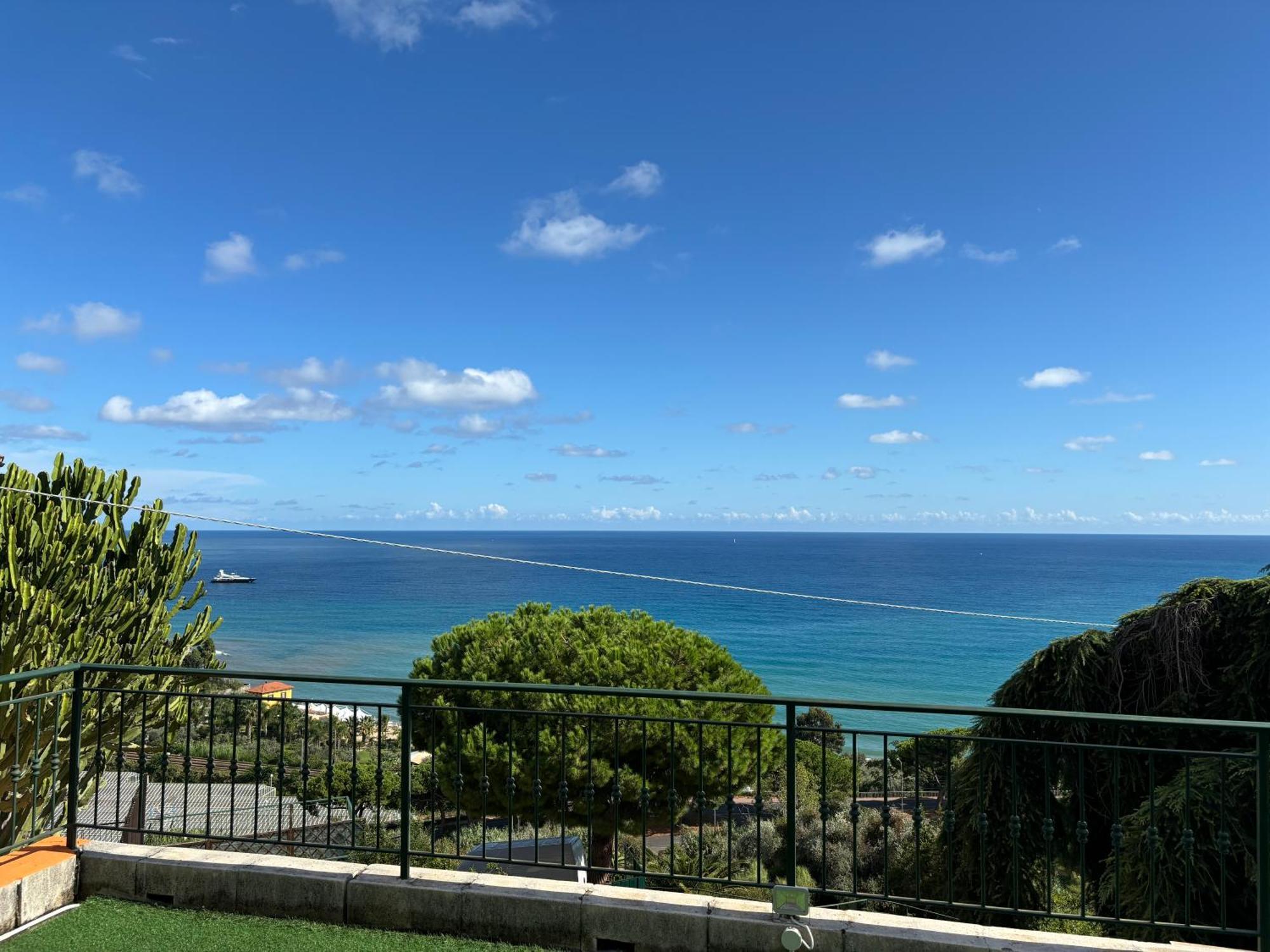 Ferienwohnung Il Giardino Del Mare Ventimiglia Exterior foto